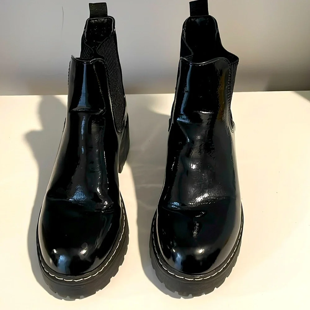 LOB footwear Black patent booties size 8 (25 cm)